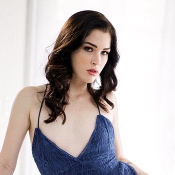Изображение Evelyn Claire