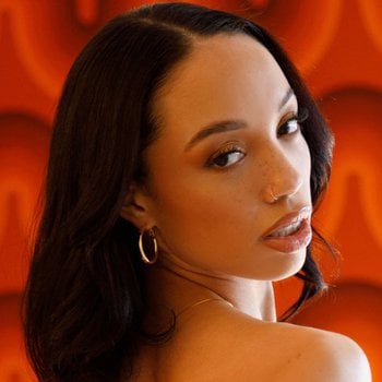 Изображение Alexis Tae